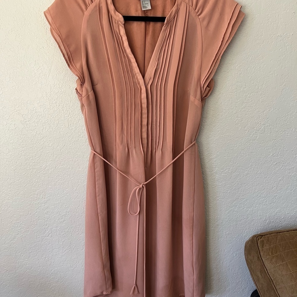 H & M coral tunic mini dress, 6, fully lined, tie belt, ruffles at neckline. - Picture 5 of 16